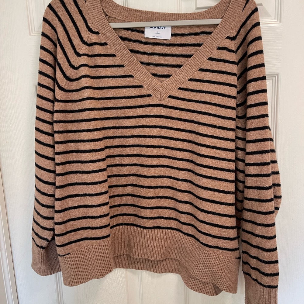 Old Navy Women's Tan Striped Sweater
